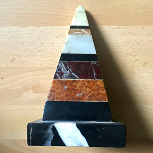 Obelisk pyramide skulptur aus - obelisk/pyramide,