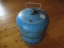 Volle Camping Gaz Gasflasche 907, rostig
