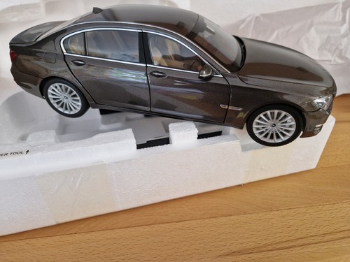 Das bmw 750 modellauto - das,