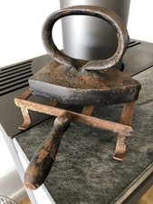 Antikes Bügeleisen Pletteisen Gusseisen Mit Gestell!