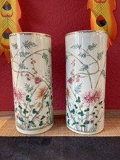 Paar Porzellan Vasen/Hutständer mit floralen motiv in polychron bemalt-China