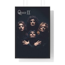 Queen II Official Pyramid Maxi