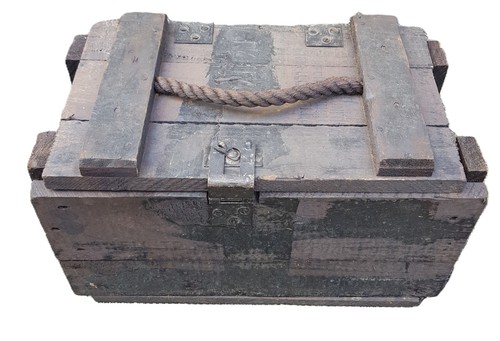 Alte munitionskiste aus holz - alte,