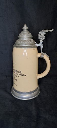 Alter bierkrug mit zinndeckel - bierkrug,