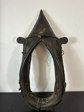 105cm ANTIKES PFERDEKUMMET KUMMET LEDER AUF HOLZ PFERDEGESCHIRR