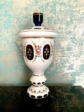 Vase Fußvase Böhmen rotes Glas, florales Dekor Goldbordüren Überfangglas