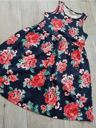 Kleid mit rosen - mit, ~