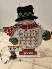 Beleuchteter Adventskalender aus Holz zum befüllen