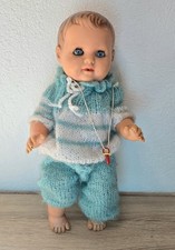 Nette Kunststoff Puppe