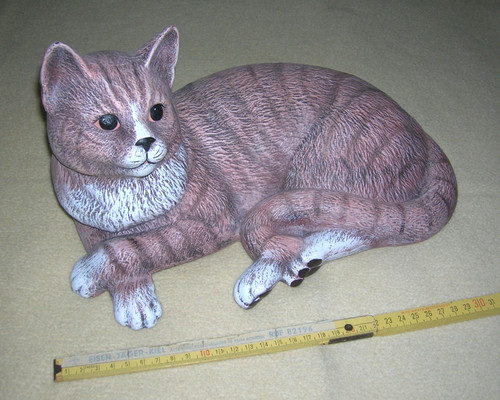 Katze liegend getiegert - katze, liegend,