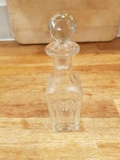 Vintage Kristallglas Kruzifix Öl Essig kleine Karaffe quadratischer Schliff & Stopfen