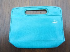 Kosmetik / Make - Up Täschchen  grünes Kunstleder 16 x 11 cm  Kronen-Applikation