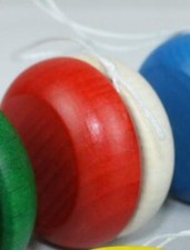 Holzspielzeug Yo-Yo Rot-Weiß