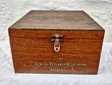 Vintage / Antike Klinische Forschungsgemeinschaft Apparatebox & diverser Inhalt