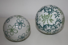 2 Keramik Kugeln Dekoration Ornamente Blumen Landhaus Shabby cremeweiß-grün TOP