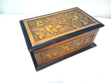 schöne floral beschnitzte Jugendstil Schatulle um 1900