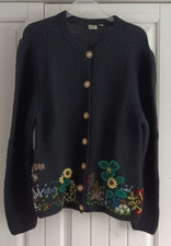 LANDHAUSMODE - STRICKJACKE VON