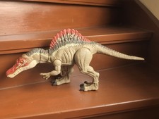 Mattel Jurassic World - Beißender Spinosaurus, Dinosaurier-Actionfigur,...