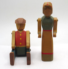 24517/ Vintage 2 Ostheimer Holzfiguren alter Brandstempel