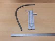 1 x U-Rohr-Manometer aus Glas, offene U-Rohre,  Druckmessung, m. Schlauch, gebr.