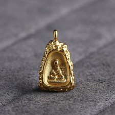 A24 Anhänger meditierender