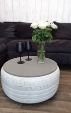 Upcycling-Couchtisch aus Reifen – Handgefertigtes Designstück mit Charakter