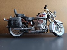 Biete hier ein Top Modell einer Harley Davidson Heritage Softail Classic 1:12