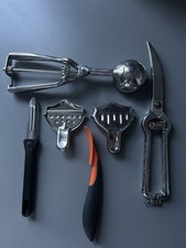 Küchenutensilien, Geflügelschere, Eisportionierer, Schäler WMF, Zitronendrücker