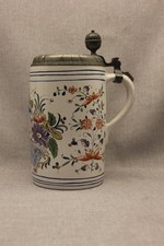 Ein sehr schöner 1 L Bierkrug mit Zinndeckel.   " KÖNIG PILSENER - 1986 "