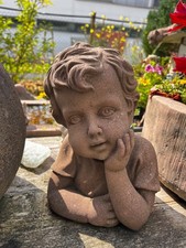 Junge Kind Engel Büste Garten