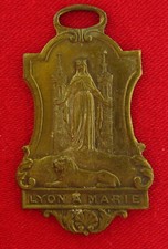 Vintage MARY Medal LYON A