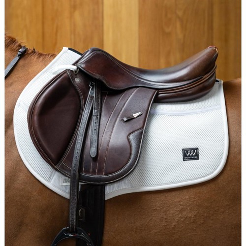 Woof wear ivent - close, contact