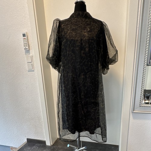 Essential wardrobe - my,