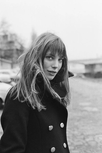 Jane birkin mit langem mantel - jane,