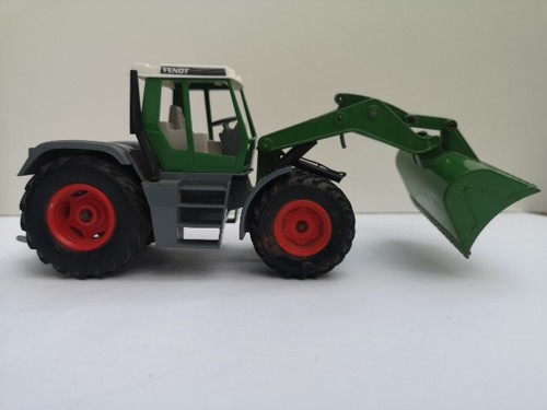 Siku farmer xylon - 1:32,