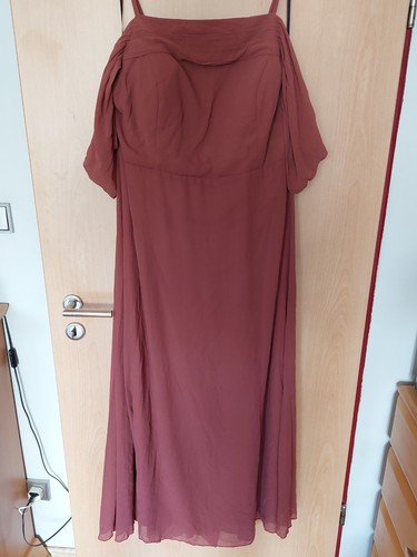 Abendkleid der farbe rose - farbe,
