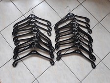 20 schwarze Kleiderbügel von Jako