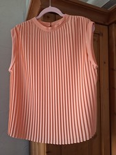 Ärmellose Plisseebluse
