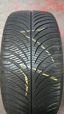 1x215/50R17 95V Goodyear Allwetterreifen. DOT 4719. 5,0-6,0mm.