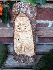 Geschnitzer Baumstamm Eule