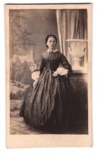 Fotografie Dame im dunklen