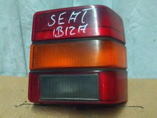 SEAT IBIZA I (021A) Rückleuchte Rücklicht rechts mit Lampenträger