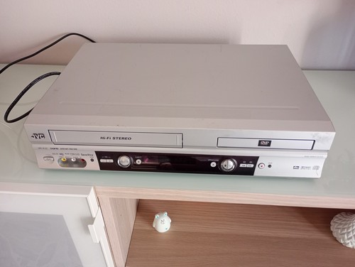 Vhs und dvd combo - und,