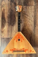 BALALEIKA RUSSISCHE BALALEIKA