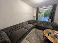 Graues Sofa