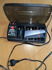 Tronic KH967 Universal Akkuladegerät für 4 Akku Batterieladegerät NiCd + NiMH