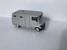 Preiser Mercedes 207 D