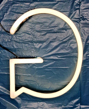 Neon  Vintage Leuchtbuchstabe