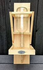 Scheunenfund: unbenutzte Vogelfutter Station Vorrat Nachfüll Flasche Holz Glas 