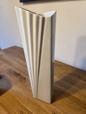 Sehr spezielle eckige Vase aus